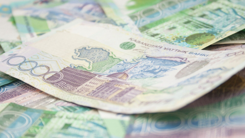 Курс тенге к доллару упал до исторического минимума