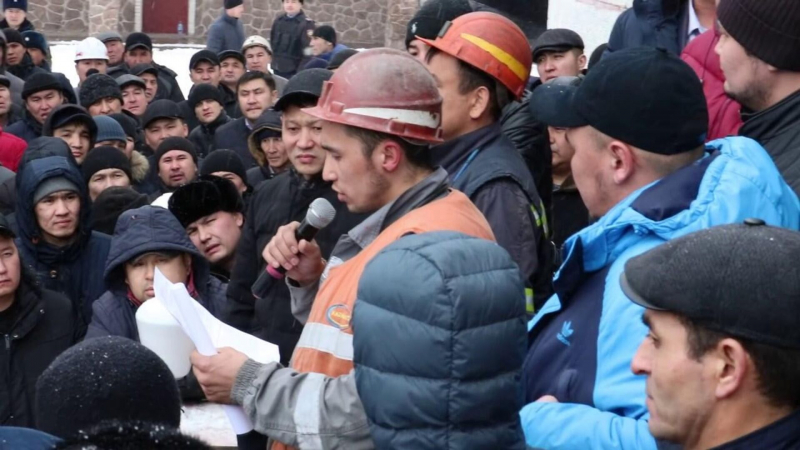 Рабочие "Казахмыса" вышли на забастовку