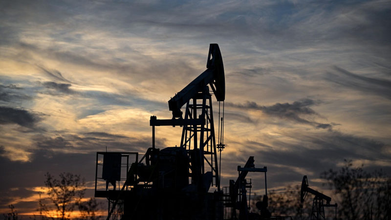Сечин заявил о ключевой роли нефти и газа в энергобезопасности