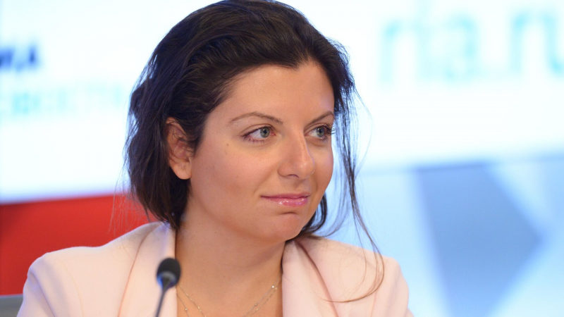 Симоньян считает незаконной отмену первого тура выборов в Румынии