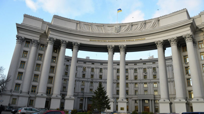В Киеве по-хамски ответили на инициативу Минска по участию в переговорах